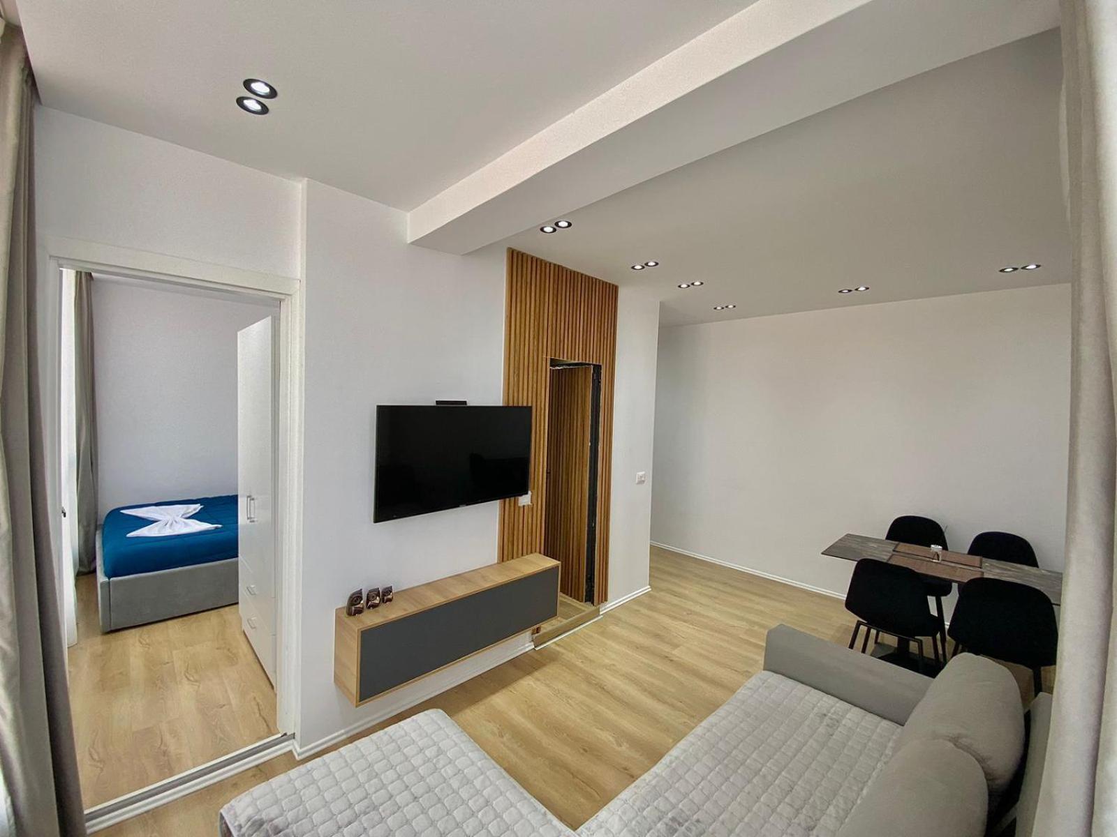 Mara Central Apartment 3 Tirana Zewnętrze zdjęcie